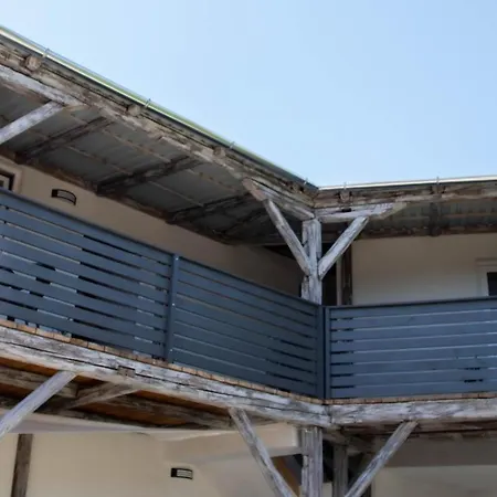 Koller Apartmanhaz *