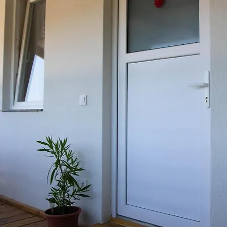 Koller Apartmanhaz Sarvar