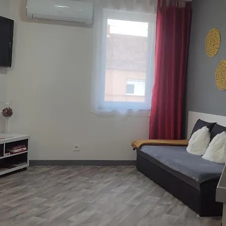 Koller Apartmanhaz Apartment Sarvar