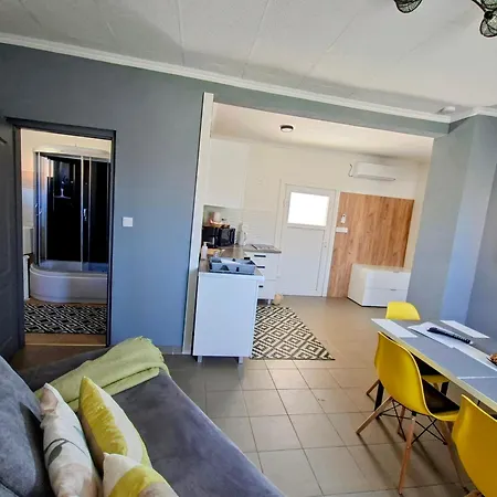 Koller Apartmanhaz شقة