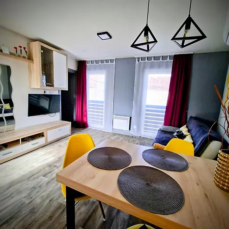 شقة Koller Apartmanhaz